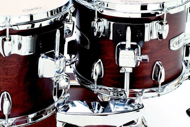 blank The kit comes with a full complement of hardware.